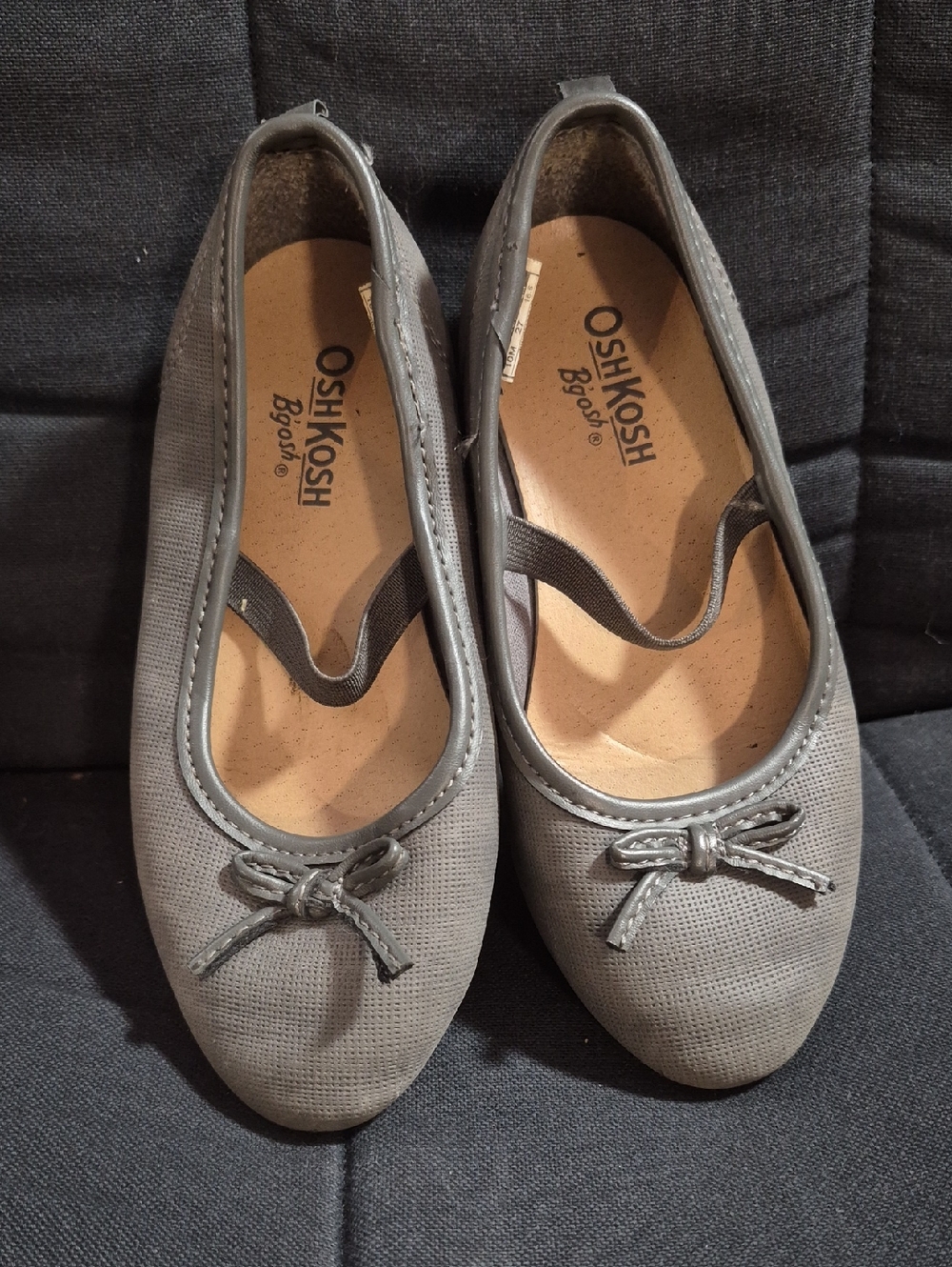 OshKosh B'gosh Girls' Gray Textured Ballet Flats with Bow Accent